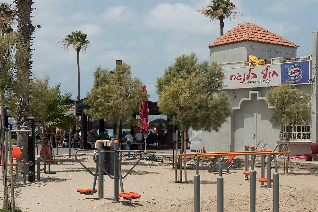 Dream On The Beach Haifa Exterior foto