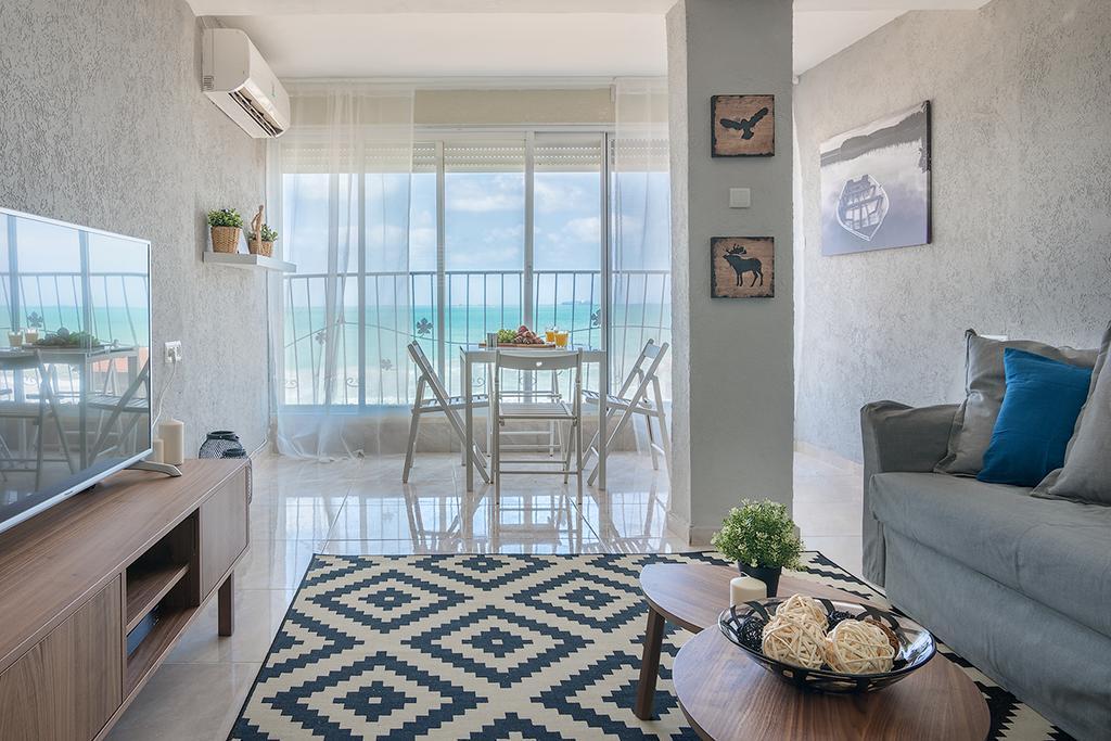 Dream On The Beach Haifa Exterior foto